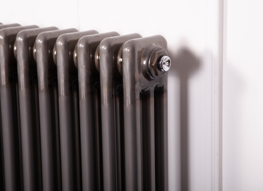 Carron New York 3 Column Steel Radiator (Bare Metal) - 600mm x 1177mm, 26 Sections