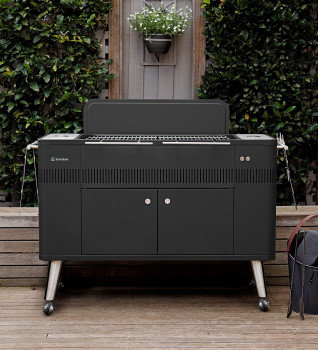 Everdure Hub I Charcoal BBQ in Black