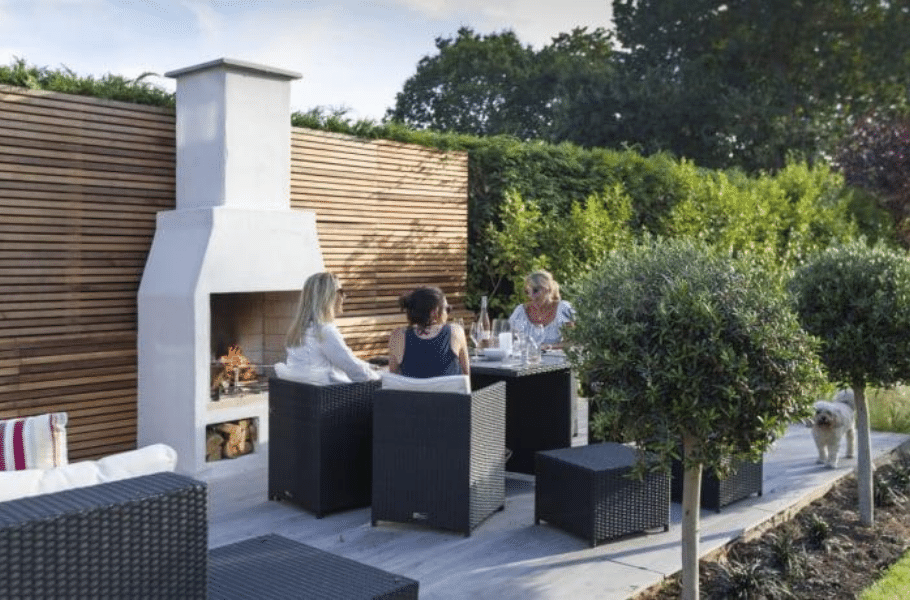 Guide to Outdoor Fireplaces