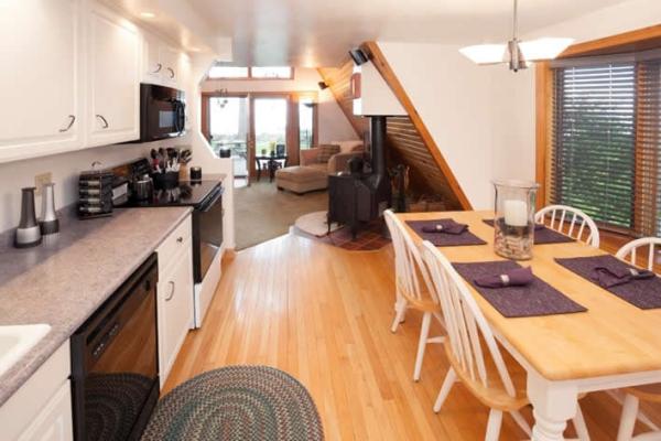 Cosy Interior Design: Why Wood Floors & Stoves are the Perfect Pairing